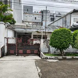 JUAL Rumah Tua Hitung Tanah Daerah Pluit Dalam Cluster