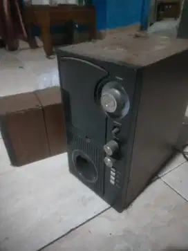 Speaker aktif ukuran kecil