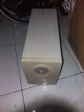 UPS (uninterruptible power supply)