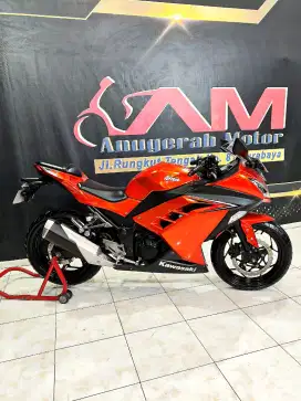 Ninja 250cc reg.2017 km.3rb mulus limited super.Anugerah motor rungkut