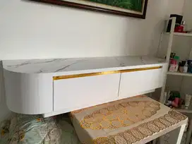 Rak TV modern,  baru  di pakai 1 bulan