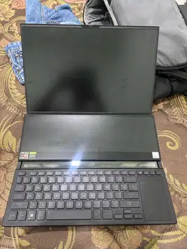 ASUS ROG Zephyrus Duo 16 GX650RM