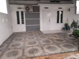 Rumah 2 lantai jual cepat