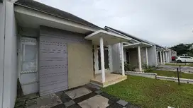 Jual Cepat ! Rumah 1 Lantai Suvarna Sutera 7x17 Lantai Homogenous