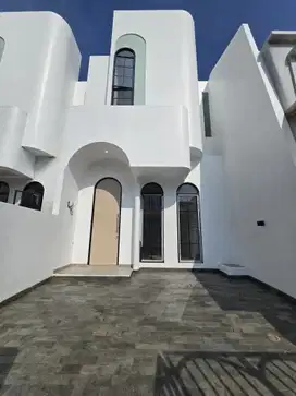 Rumah 2 Lantai Gaya Modern Super Cantik Cluster Little Santorini