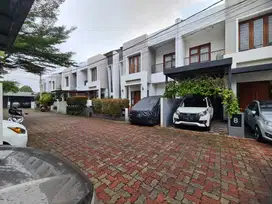 Dijual Rumah Semi furnish Dalam Townhouse di Pasar Minggu