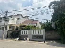 Rumah Minimalis dengan tanah luas disamping Billymoon Pondok Kelapa