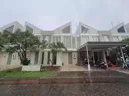 Dijual atau disewakan Rumah di Grand Pakuwon