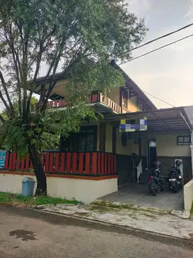 rumah hook asri depan rumah area hijau view bagus