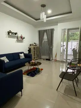 Dhyana rumah 3 lantai kebon jeruk uk 4x20m di komplek taman ratu