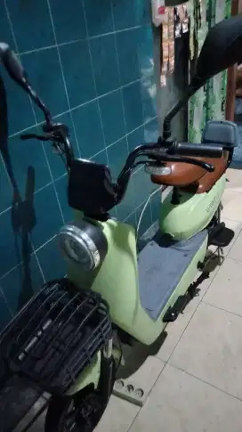 Sepeda listrik U winfly hijau