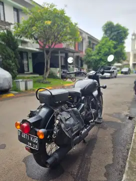 Motor Royal Enfield Classic 500 dijual