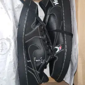 AF 1 Venom Black