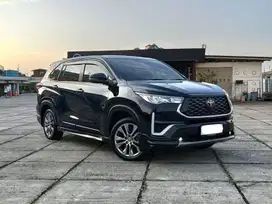 Innova Zenix Q Hybrid 2.0 TSS AT Modellista