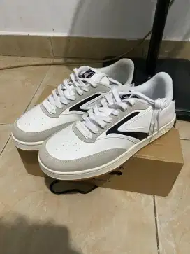 Dijual rugi sepatu baru belum pernah dipakai