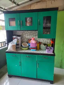 Lemari Dapur Bekas