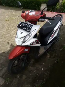 DIJUAL beat esp 2015 merah putih Suratnya lengkap plat B(jakarta)