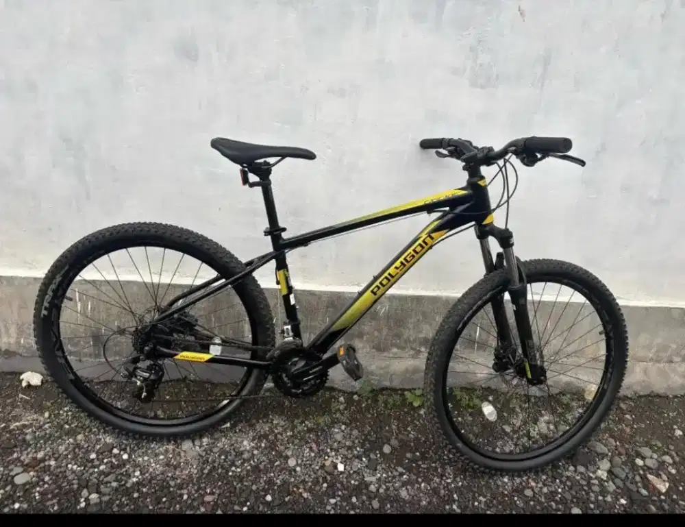 Sepeda Polygon Cascade 4.0 ukuran M , mulus 98%