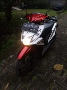 DIJUAL beat esp 2015 merah putih Suratnya lengkap plat AE (Ngawi)