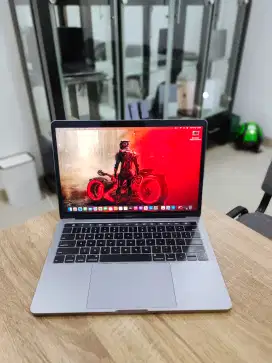 Macbook Pro 2018 i7 16/512