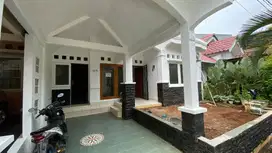 Dijual/Disewa Rumah Cantik Siap Huni di Lingkungan Asri dan Akses Tol