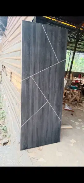 Pintu triplek minimalis