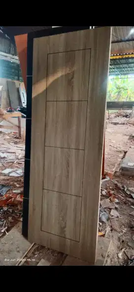 Pintu triplek minimalis