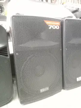 Powered loudspeaker