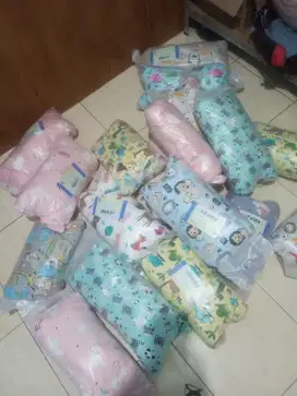 Bantal anak karakter