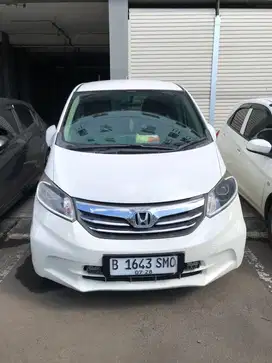 Honda Freed E PSD (2012)