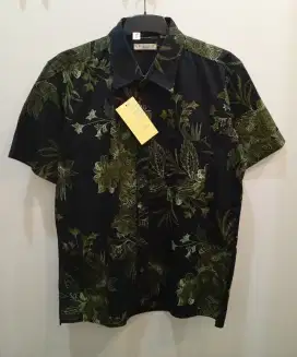 BURBERRY BRIT KEMEJA MOTIF BATIK
BNWT