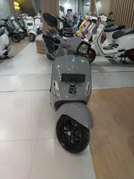 PIAGGIO VESPA S 125 IGET FACELIFT 2023 PERFECT CONDITION