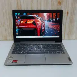 Lenovo ideapad 82GV slim 12,5inch AMD atlon silver Ram4GB/ssd256GB