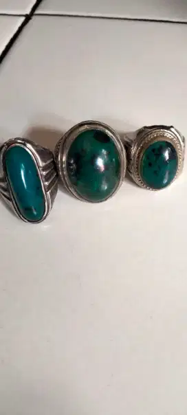 Tiga batu Bacan