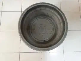 Ember Hitam Tebal