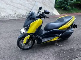 XMAX 250 ABS Kuning