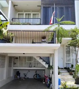RUMAH HOOK DIJUAL – VIEW PEGUNUNGAN, SUASANA VILLA DI TENGAH KOTA