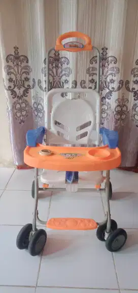 Kursi makan Family