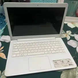 Laptop Asus E402YA, Amd E2-7015, Amd Radeon R2 Graphics,
