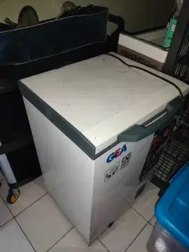 GEA Chest Freezer 100 Liter