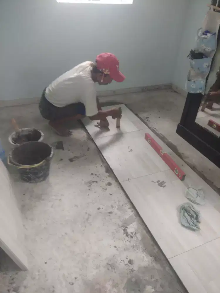 Kami Melayani jasa bongkar pasang keramik, plafon, kanopi, renovasi