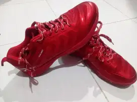 Jual Sepatu free 2 raket .merk ONE HUNDRED size 42/43