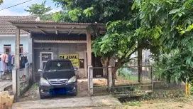 Dijual rumah hook pinggir jalan di Bogor