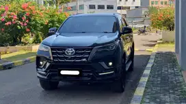 toyota fortuner vrz gr sport 2023 hitam diesel tangan pertama dari br
