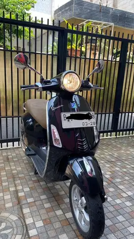 LOW KM! Vespa Primavera 2018 Hitam