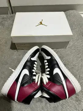 WMNS AIR JORDAN 1 MID BLACK/WHITE-NOBLE RED - 7