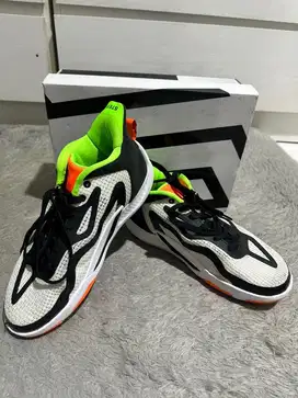 SEPATU WANITA JORDAN TATUM 1 (GS) - 6Y