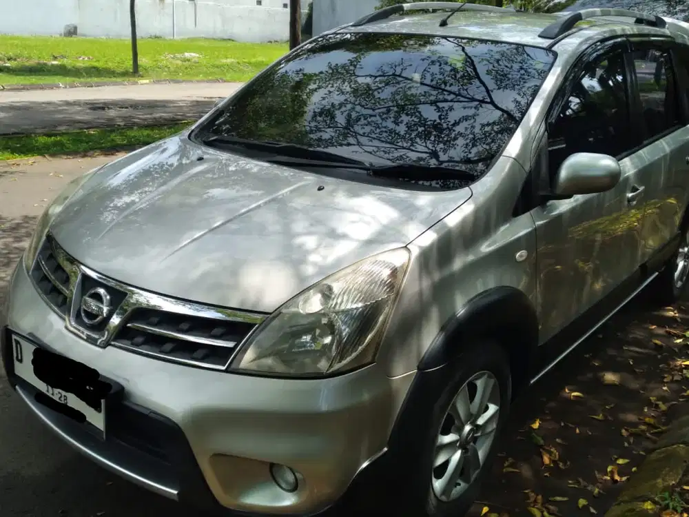 Nissan Livina 2011 Bensin