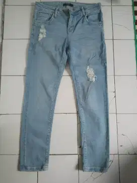 Celana Levis size 27 ,,28 muat,,,bahan Levis karet,,