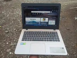 Asus VivoBook X442urr Core i5 gen8 Ram 8/SSD 256gb Doble vga